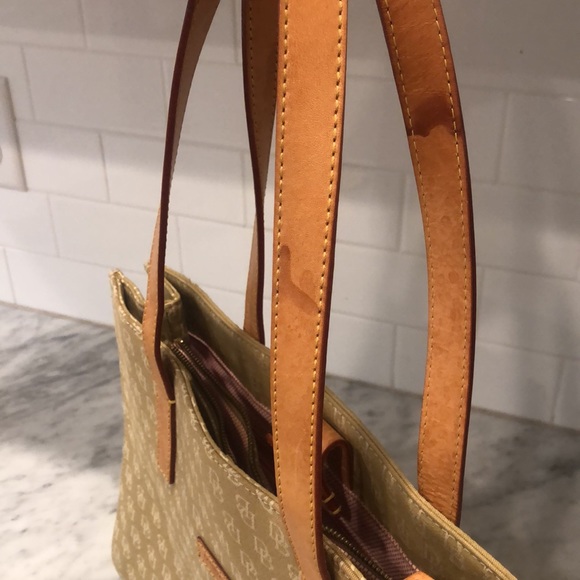 Dooney & Bourke Signature Logo Bag Tan/Cream pink interior w/ original reg card - Picture 5 of 7